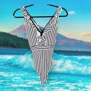 CUPSHE One-piece Swimsuit Black White Striped Ruffel size Small NWOT BEA…